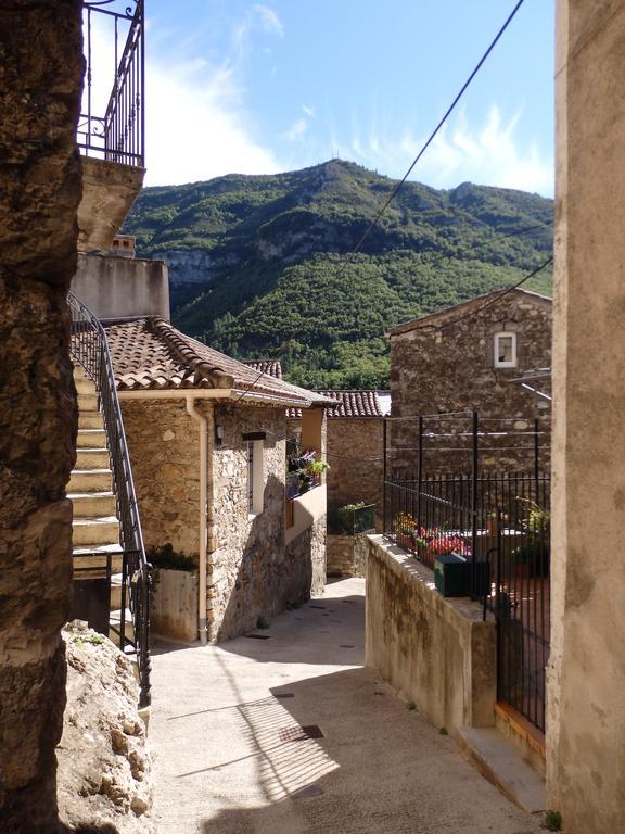 Le Merlanson Chambres D'Hotes Bez-et-Esparon Exterior photo